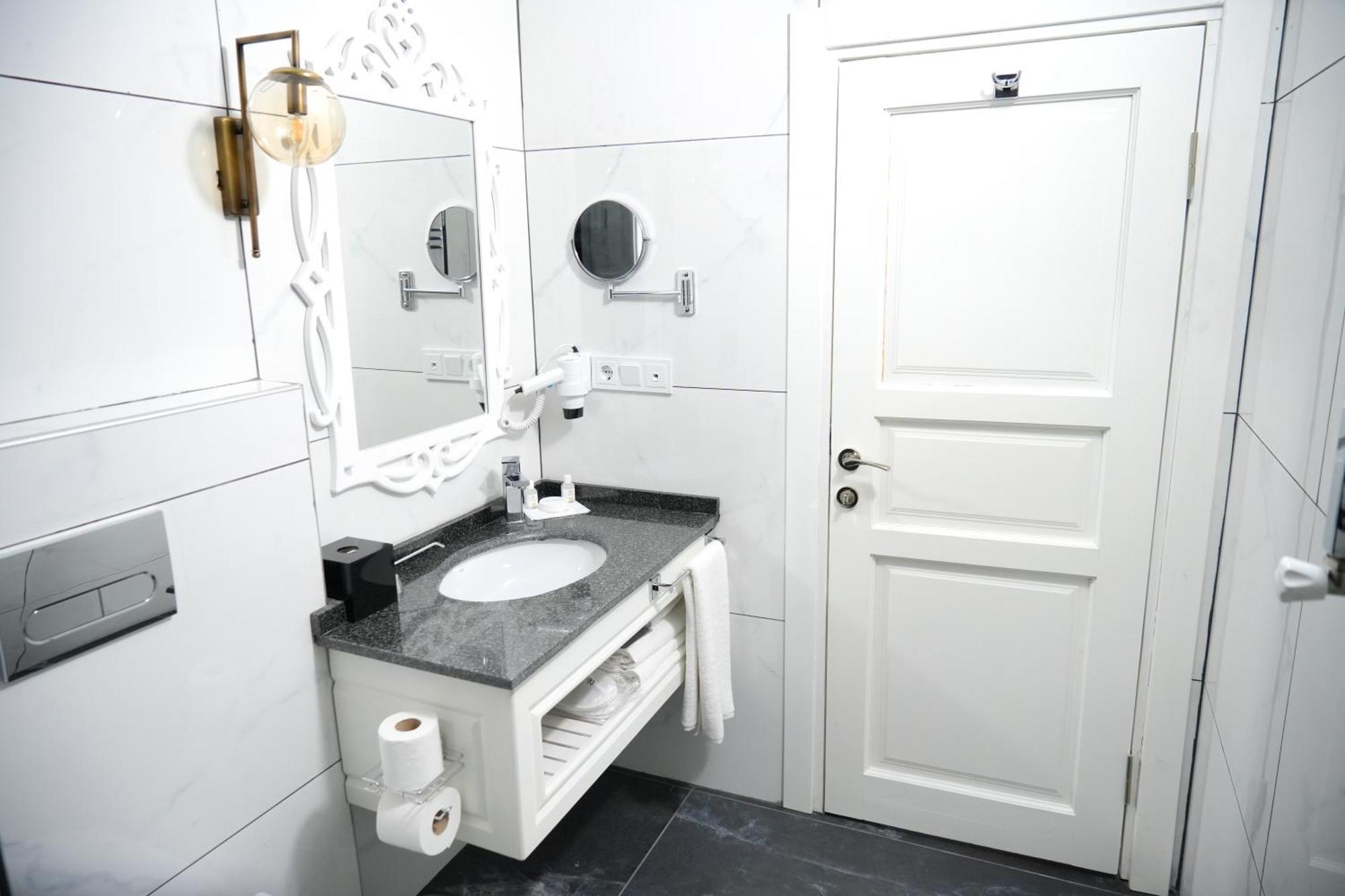 Qrista Managed By Dedeman Hotell Kars Exteriör bild